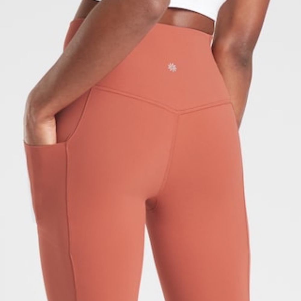 Athleta Salutation Stash Pocket